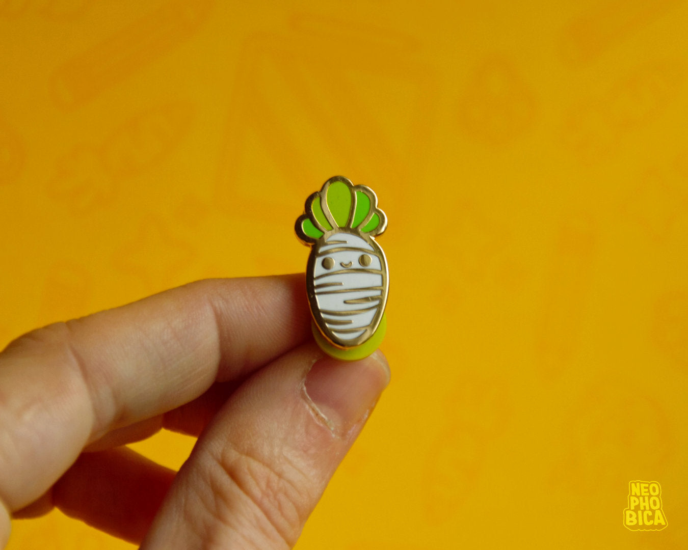 White Radish - Enamel Pin
