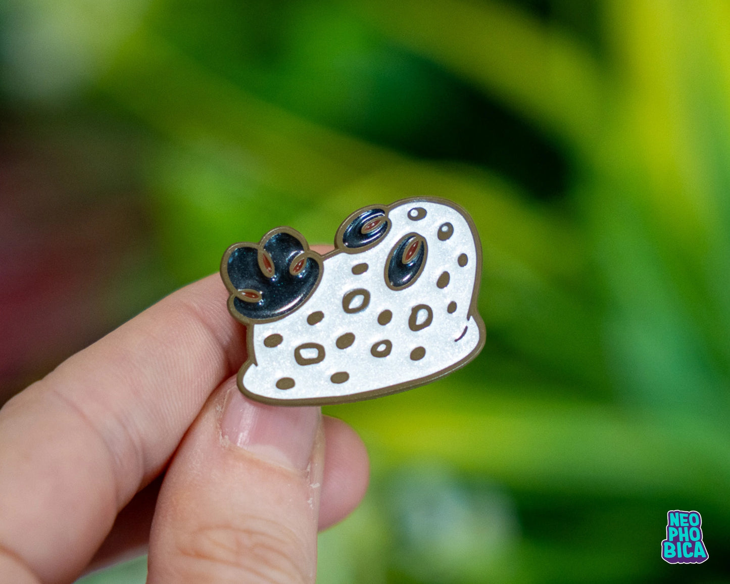 Sea Buddies: Nosy Sea Bunny - Enamel Pin