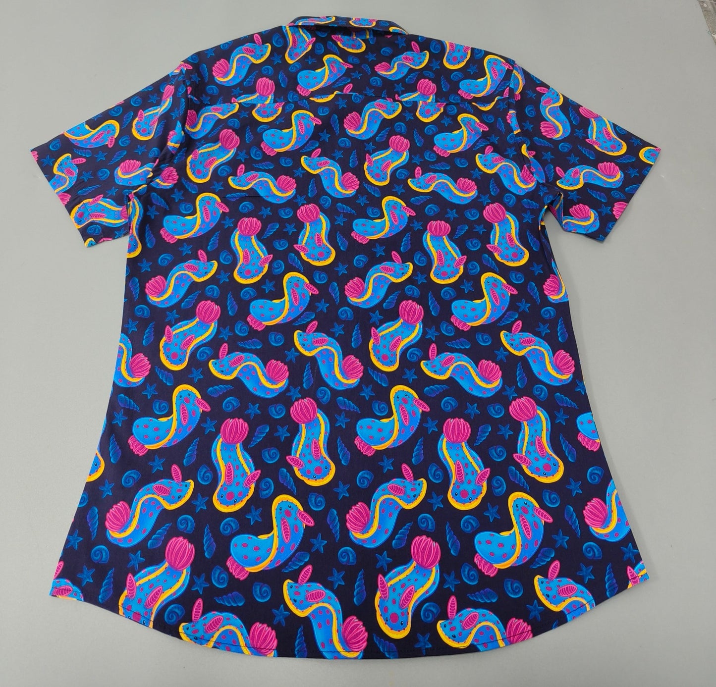 Hypselodoris | Button Up Shirt with Rounded Hem