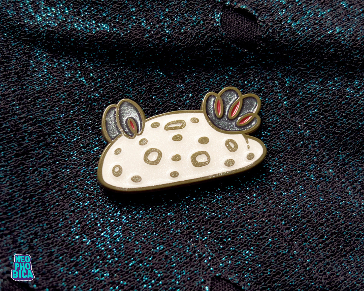 Sea Buddies: Chilling Sea Bunny - Enamel Pin