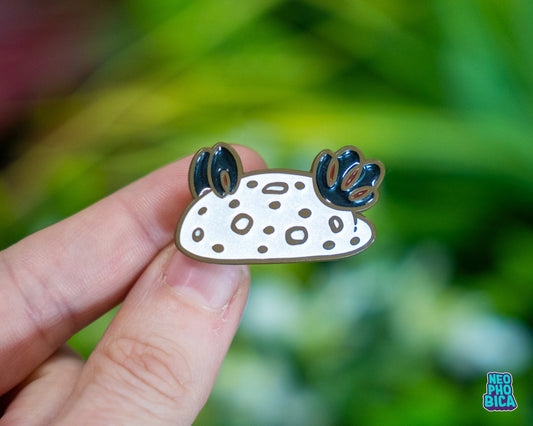 Sea Buddies: Chilling Sea Bunny - Enamel Pin