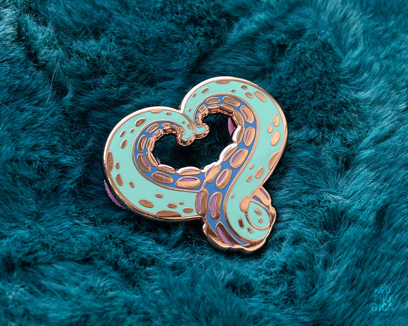 Tentacle Heart Mint/Rosegold - Enamel Pin