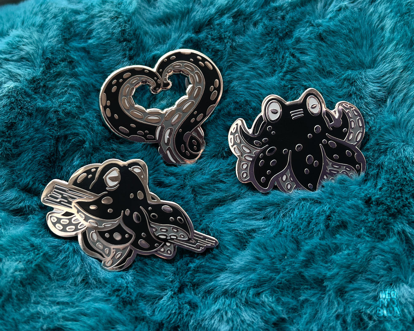 Kraken Black/Silver - Enamel Pin SET