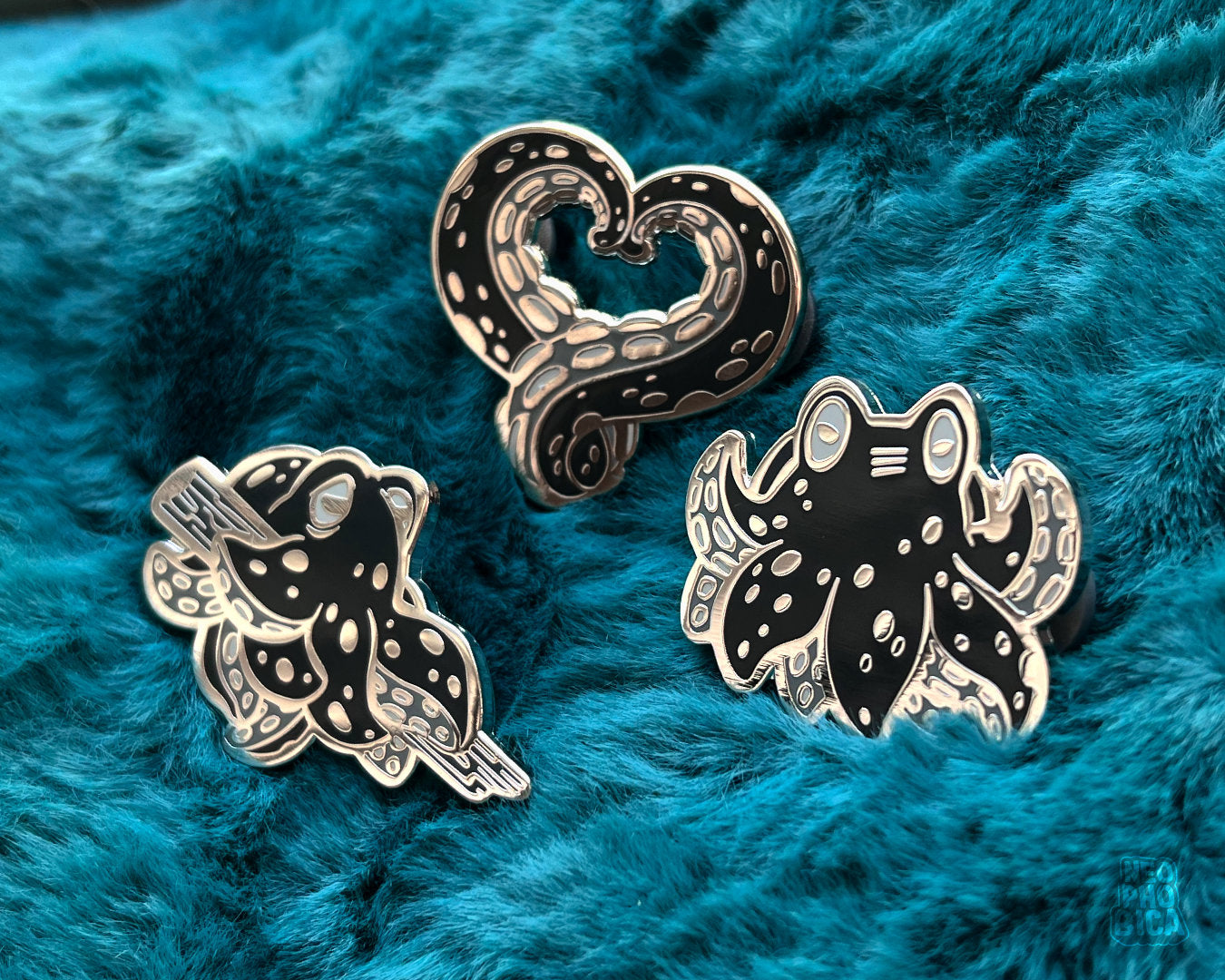 Kraken Black/Silver - Enamel Pin SET