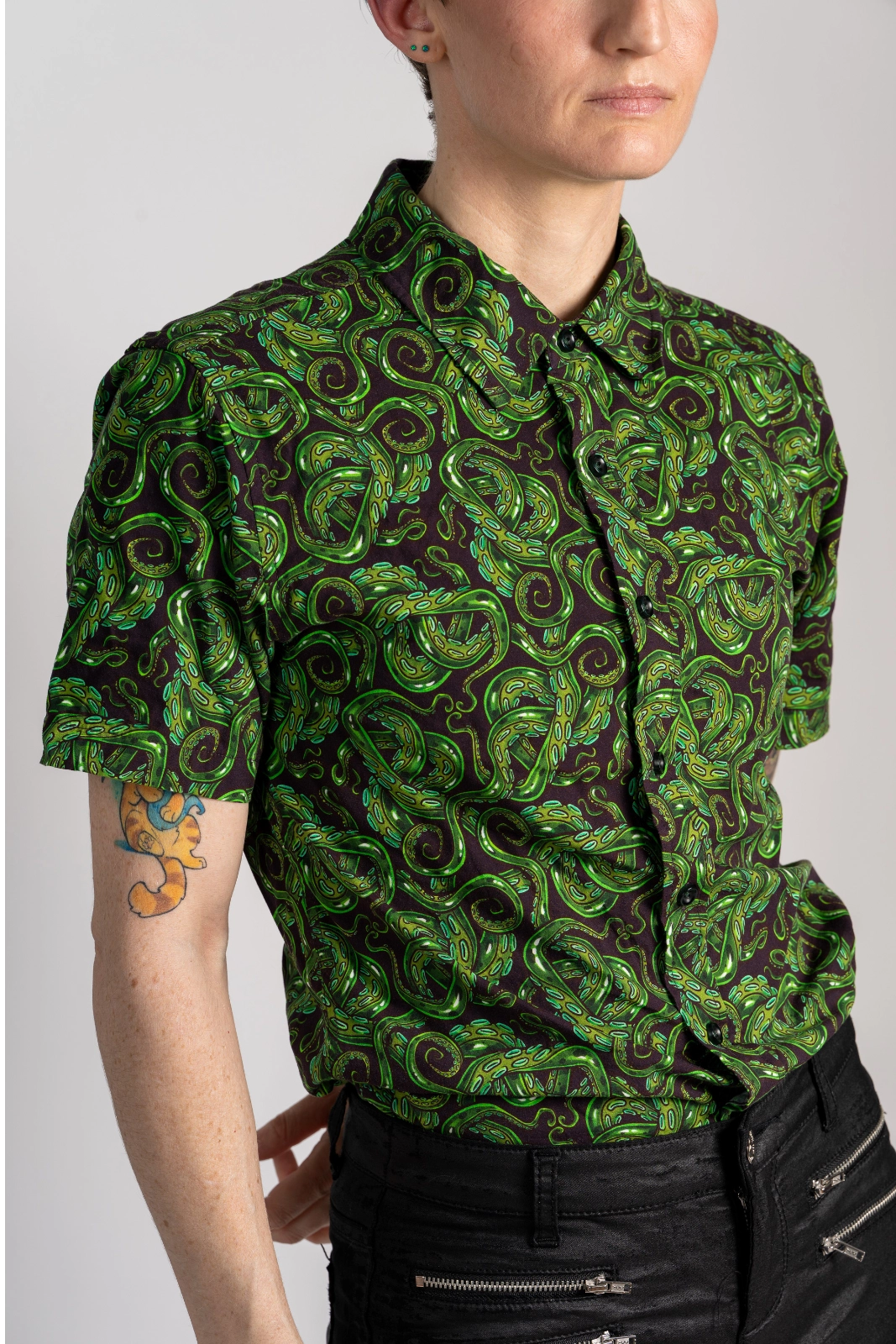 Peridot Tentacles | Button Up Shirt with Rounded Hem