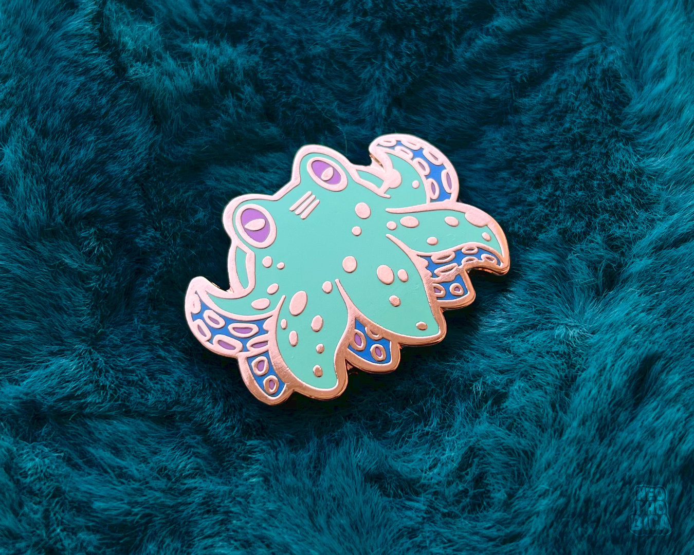 Tiny Kraken Mint/Rosegold - Enamel Pin